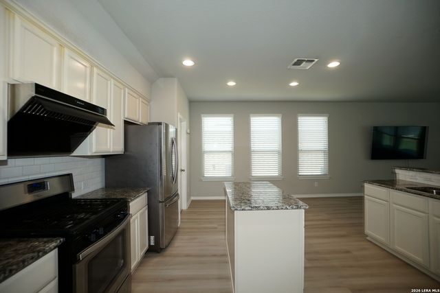105 VAIL DR, Boerne, TX 78006