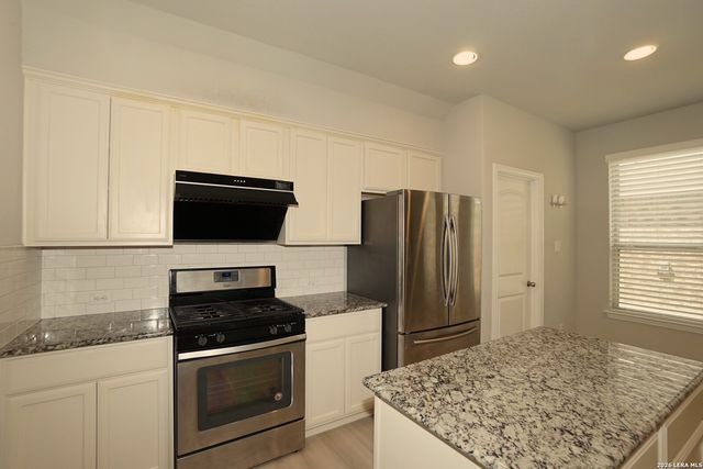 105 VAIL DR, Boerne, TX 78006