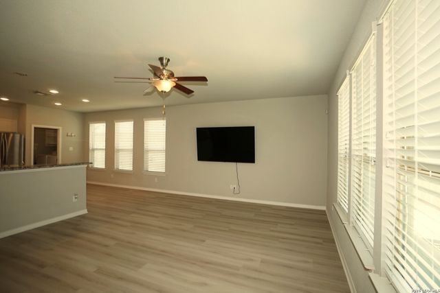 105 VAIL DR, Boerne, TX 78006