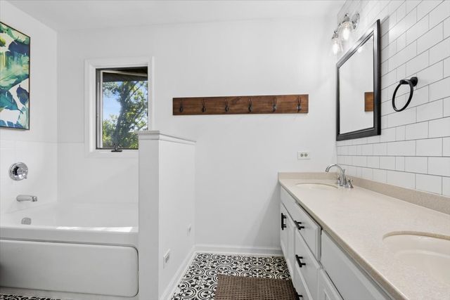 1112 Colgate Court, Naperville, IL 60565