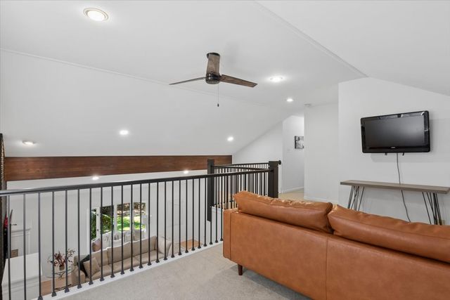 1112 Colgate Court, Naperville, IL 60565