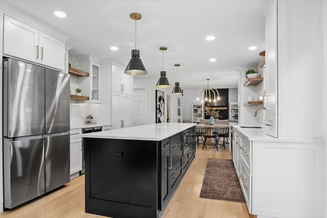 1112 Colgate Court, Naperville, IL 60565