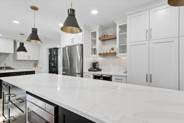 1112 Colgate Court, Naperville, IL 60565