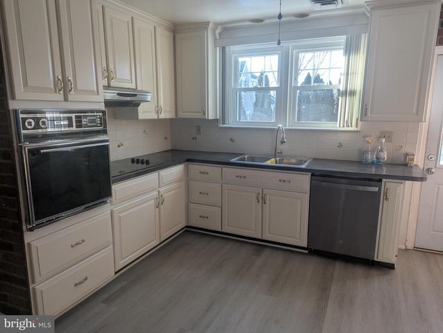 1330 PARK AVE, West Chester, PA 19380