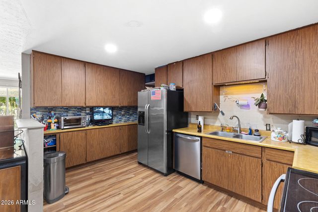 4920 W INDIANOLA Avenue, Phoenix, AZ 85031