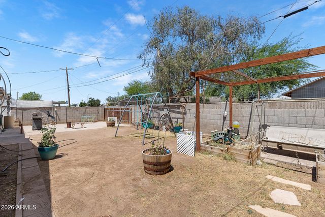 4920 W INDIANOLA Avenue, Phoenix, AZ 85031