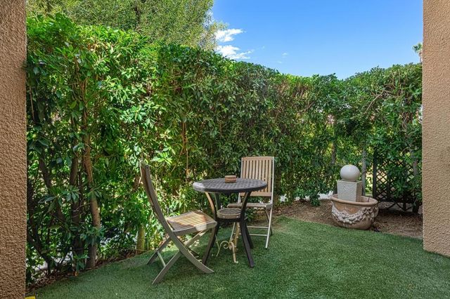 2950 E Escoba I, Palm Springs, CA 92264