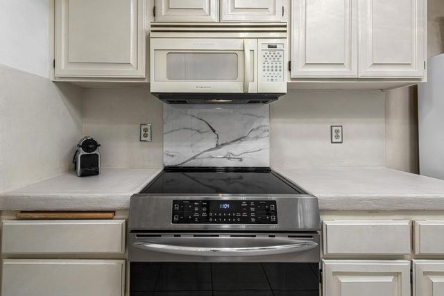 2950 E Escoba I, Palm Springs, CA 92264