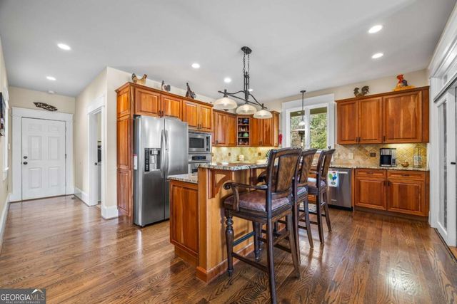 212 Northlake Drive, Hartwell, GA 30643