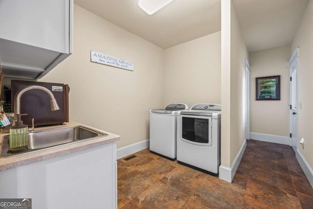 212 Northlake Drive, Hartwell, GA 30643