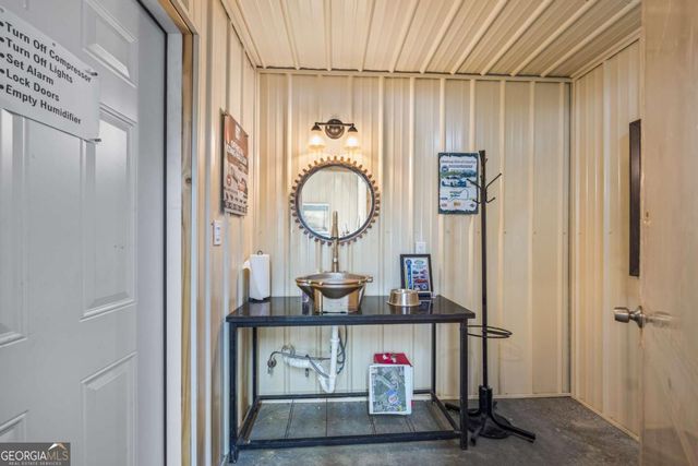 212 Northlake Drive, Hartwell, GA 30643