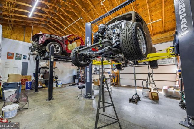 212 Northlake Drive, Hartwell, GA 30643