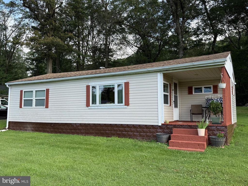 1121 NEMETH RD, Coopersburg, PA 18036