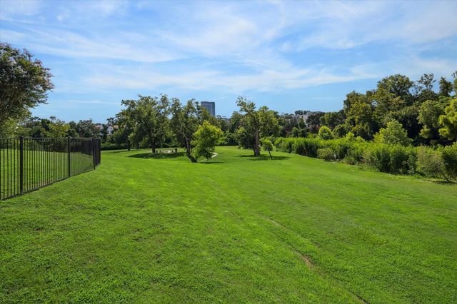 5353 Memorial Drive 4064, Houston, TX 77007