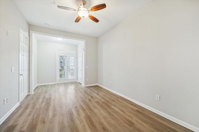 5353 Memorial Drive 4064, Houston, TX 77007