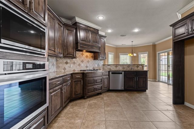 3900 SW Stonefield Street, Bentonville, AR 72713