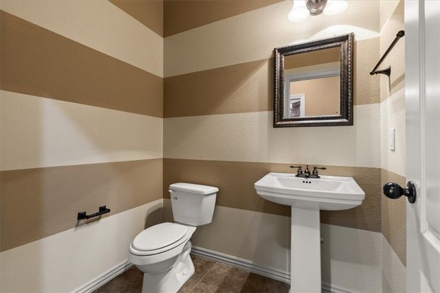 3900 SW Stonefield Street, Bentonville, AR 72713