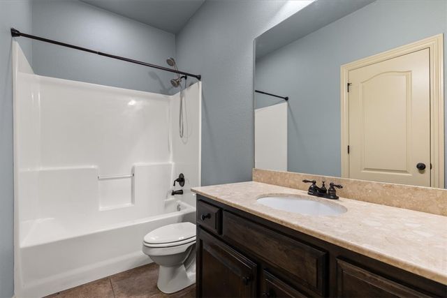 3900 SW Stonefield Street, Bentonville, AR 72713