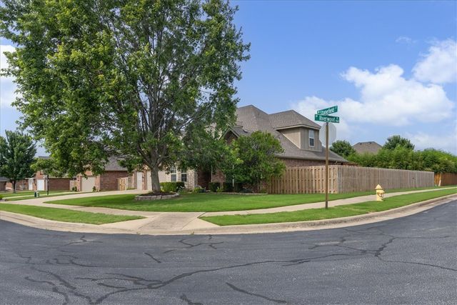3900 SW Stonefield Street, Bentonville, AR 72713