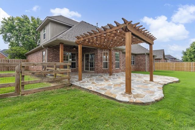 3900 SW Stonefield Street, Bentonville, AR 72713