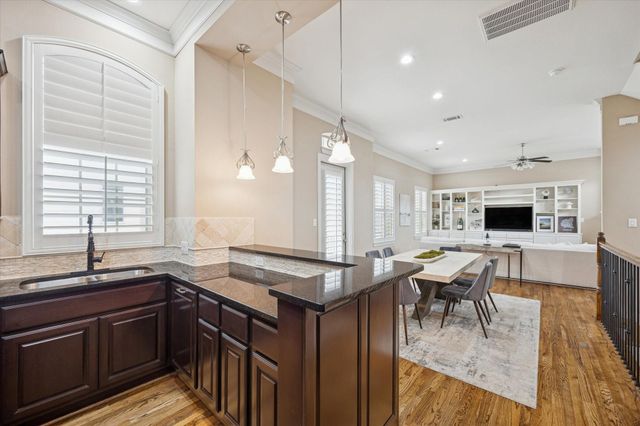 1604 W 24th Street, Houston, TX 77008