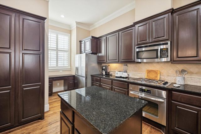 1604 W 24th Street, Houston, TX 77008