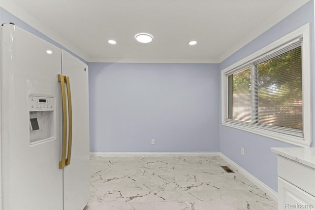 35408 Farragut Avenue, Westland, MI 48186