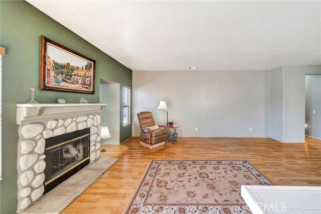 1732 W Holguin Street, Lancaster, CA 93534