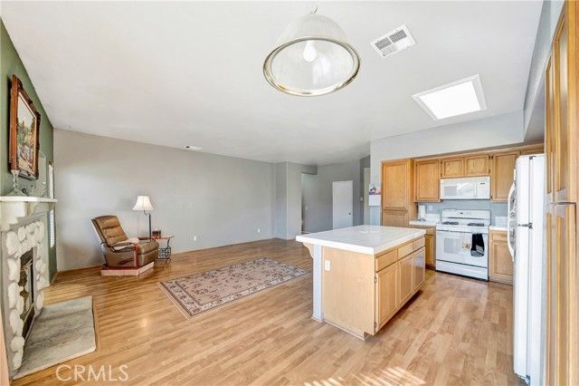 1732 W Holguin Street, Lancaster, CA 93534