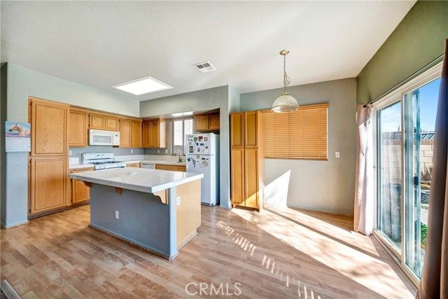 1732 W Holguin Street, Lancaster, CA 93534