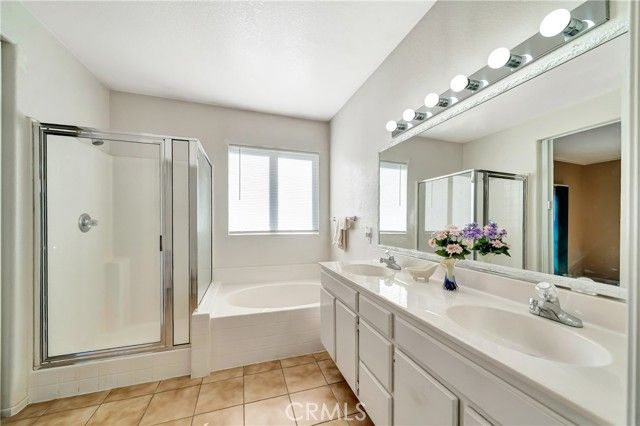 1732 W Holguin Street, Lancaster, CA 93534