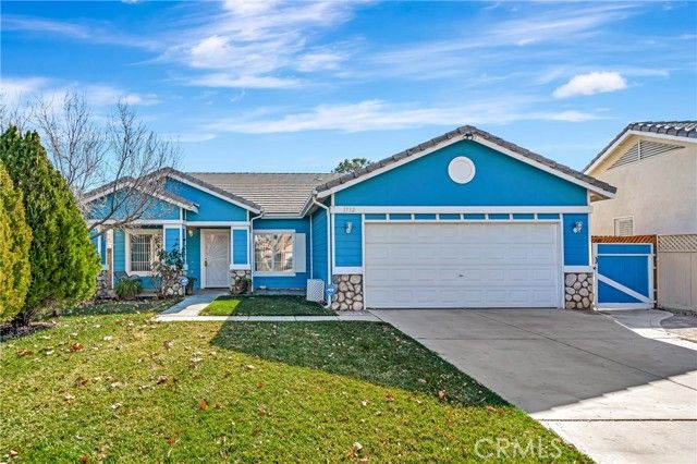 1732 W Holguin Street, Lancaster, CA 93534