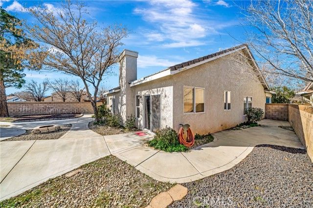 1732 W Holguin Street, Lancaster, CA 93534