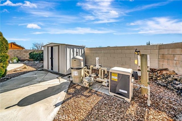 1732 W Holguin Street, Lancaster, CA 93534