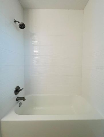 300 VENETIAN DRIVE 3, Clearwater, FL 33755
