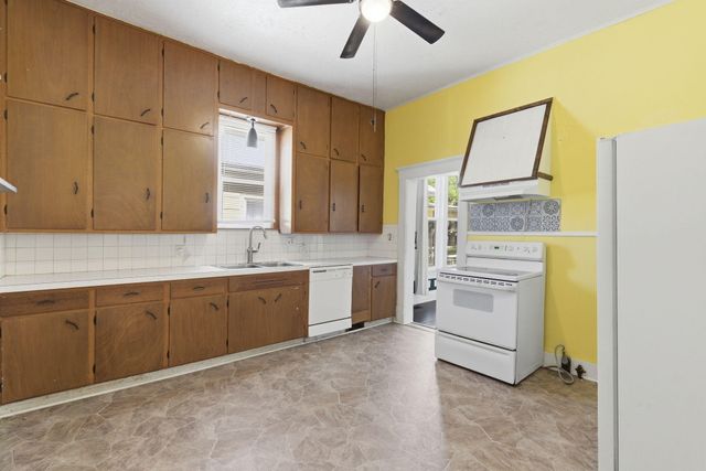 822 W Scott Street, Springfield, MO 65802