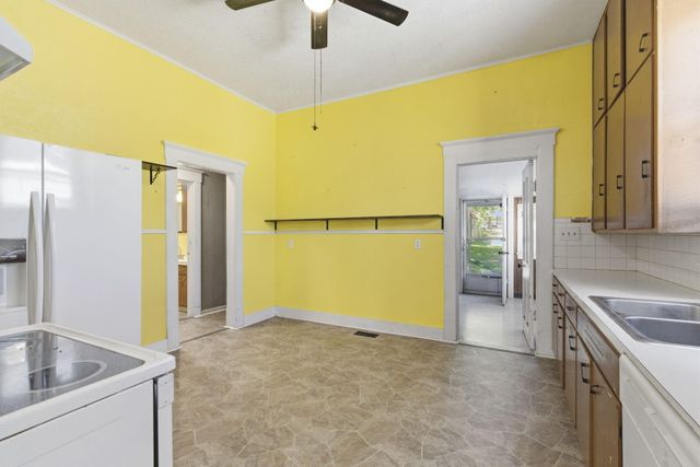 822 W Scott Street, Springfield, MO 65802