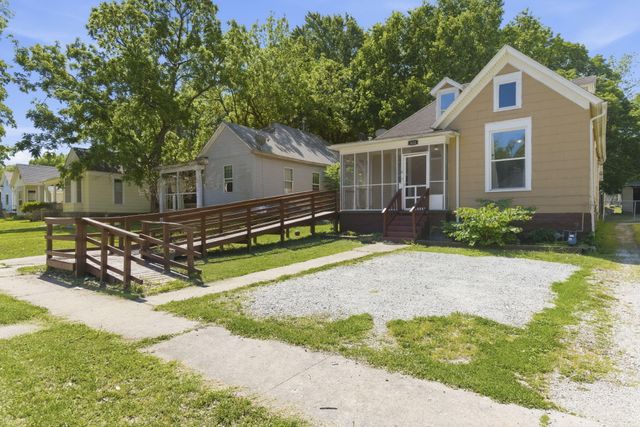 822 W Scott Street, Springfield, MO 65802