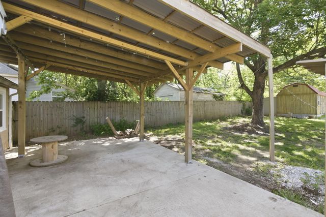 822 W Scott Street, Springfield, MO 65802