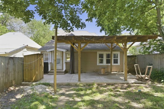 822 W Scott Street, Springfield, MO 65802