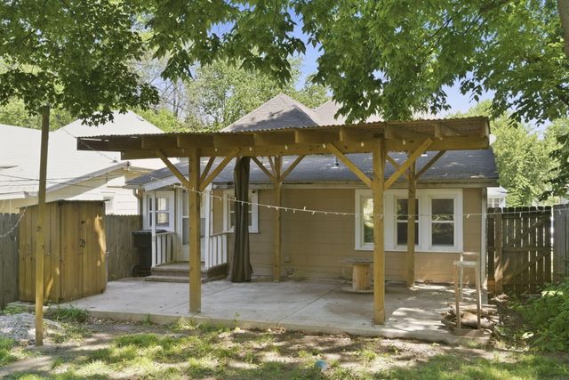 822 W Scott Street, Springfield, MO 65802