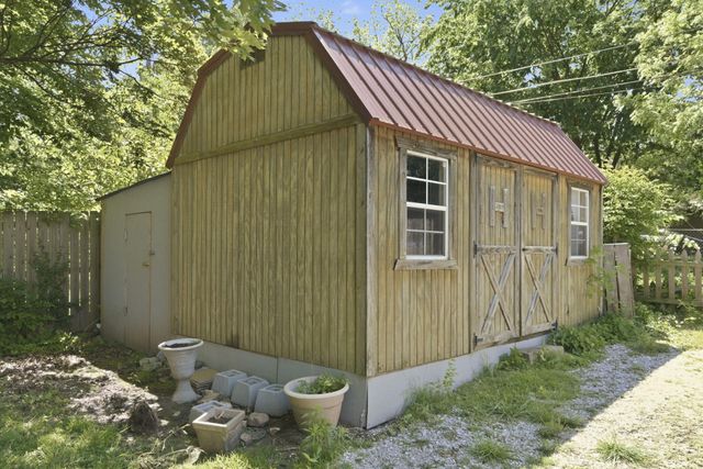 822 W Scott Street, Springfield, MO 65802