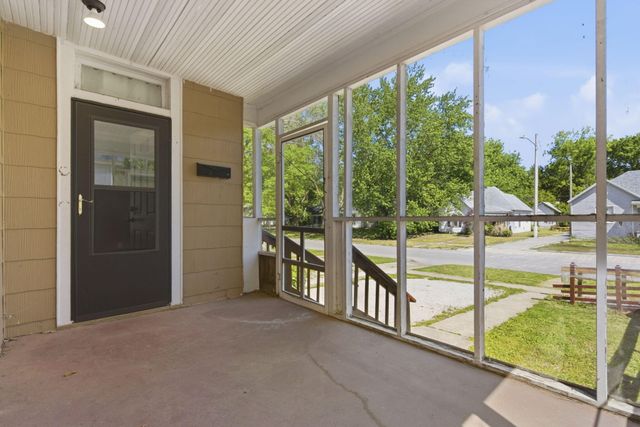 822 W Scott Street, Springfield, MO 65802