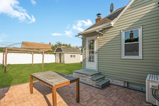 69 Louis Drive, Farmingdale, NY 11735