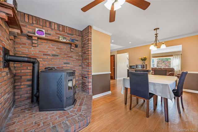 69 Louis Drive, Farmingdale, NY 11735