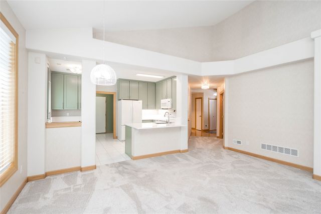 6200 EP True Parkway 124, West Des Moines, IA 50266