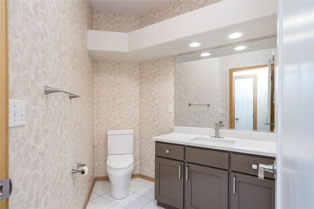 6200 EP True Parkway 124, West Des Moines, IA 50266