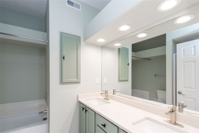 6200 EP True Parkway 124, West Des Moines, IA 50266