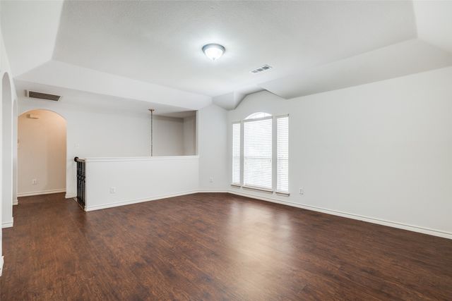 5283 W Cove Way, Grand Prairie, TX 75052