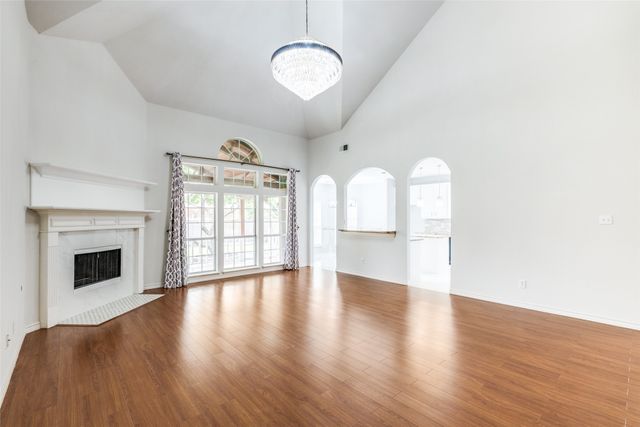 5283 W Cove Way, Grand Prairie, TX 75052